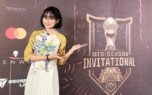 Nữ MC số 1 làng game cáo bận vì có “tin vui", fan đồn nhau về một đám cưới bùng nổ nhất Esports Việt?