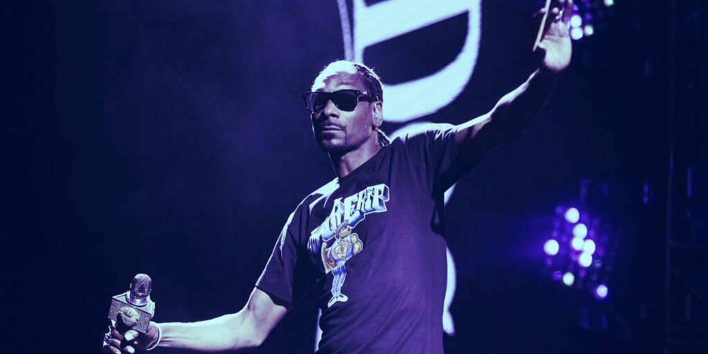 Snoop Dogg Drops ‘Decentral Eyes Dogg’ NFT trên SuperRare