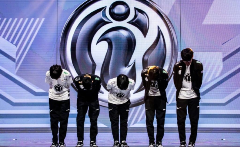 Invictus Gaming tan rã đội hình, ông chủ Vương Tư Thông thật sự đã hết tiền?