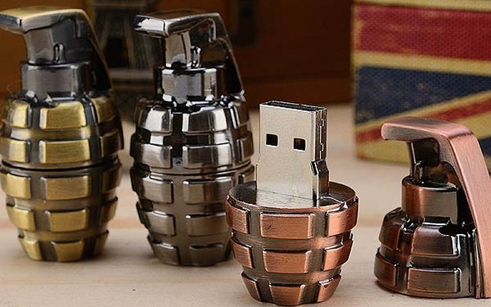 Xuất hiện USB siêu bảo mật, tự động phát nổ khi bị "hack"