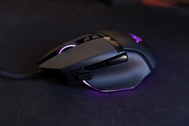 Trải nghiệm Razer Basilisk V3 - Chuột gaming công thái học cực ôm tay, đẹp rực rỡ