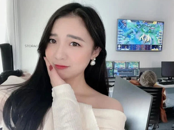 Trước sự hủy diệt của V Gaming, cô nàng "hot" nhất Liên Quân mạnh dạn "tiên tri" luôn kết quả Chung kết AIC