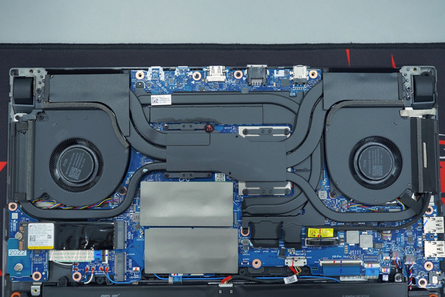 ASUS ROG Strix SCAR 15 - Laptop gaming chào sân tại Việt Nam với hiệu năng vượt trội
