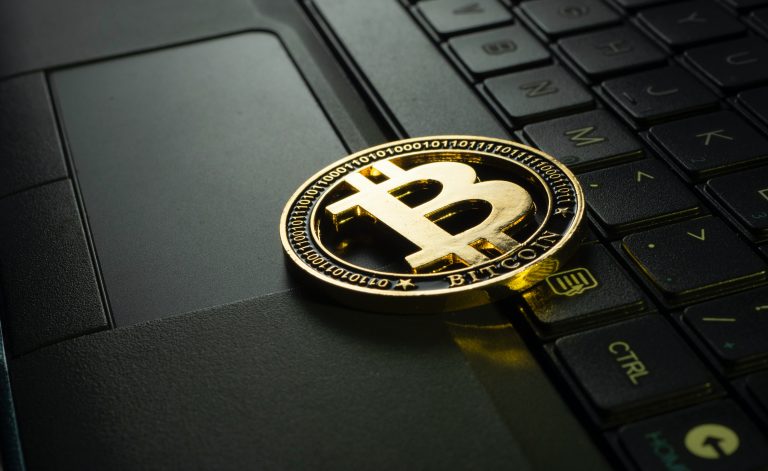 Lý do Steam cấm dùng tiền điện tử, nói “không” với Bitcoin?