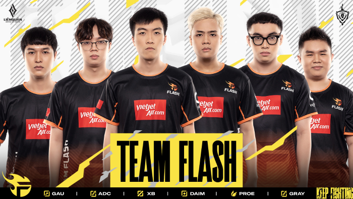 Liên Quân Mobile: Tuyển thủ Team Flash thức tới 2h sáng để đón thầy mới