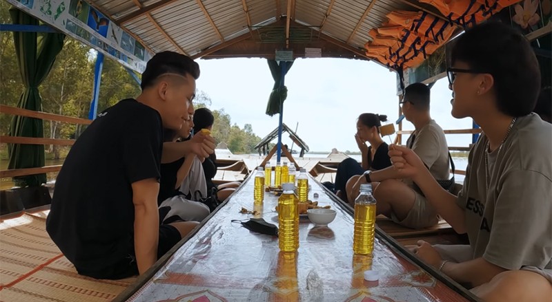 Làm vlog dài bằng cả một trận bóng đá, Độ Mixi vẫn lên xu hướng, chiễm trệ top 2 “trending”