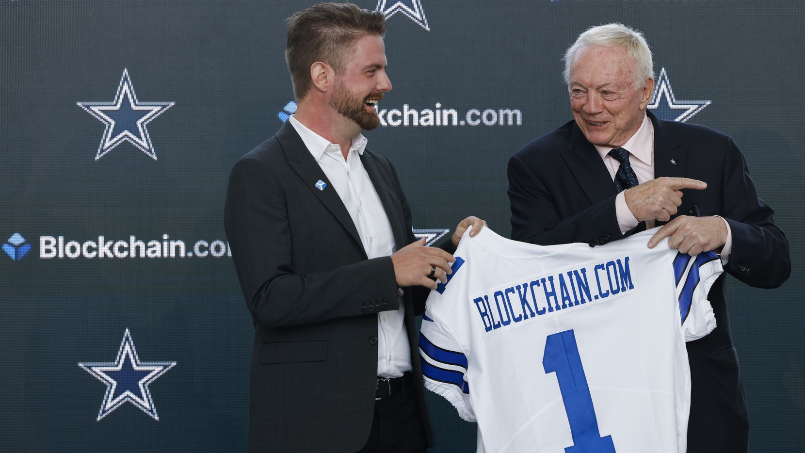 Blockchain.com trở thành nhà tài trợ crypto đầu tiên của Giải NFL cùng đội bóng Dallas Cowboys