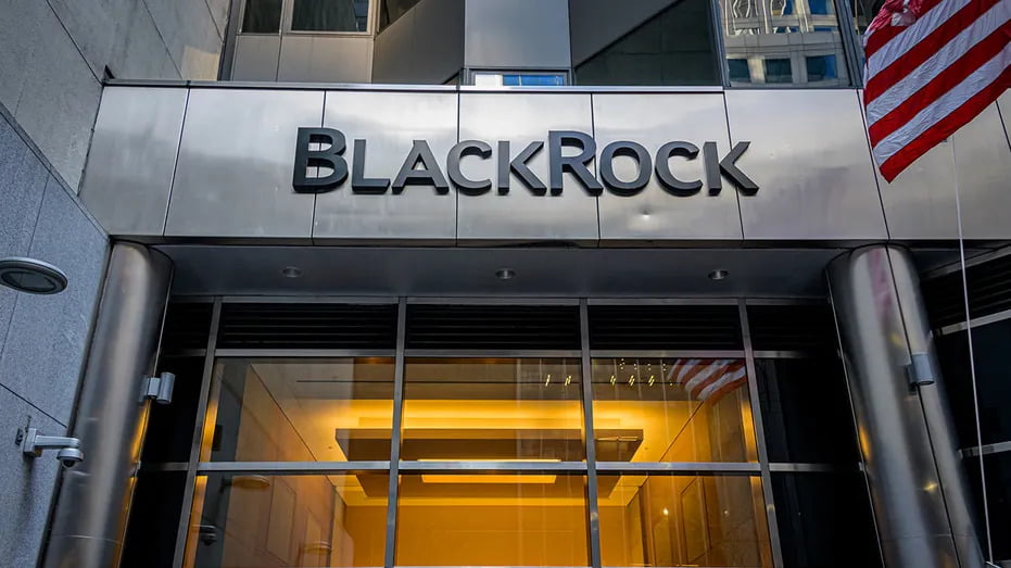 BlackRock ra mắt quỹ ETF tiếp xúc với crypto, Coinbase là cái tên được “chọn mặt gửi vàng”