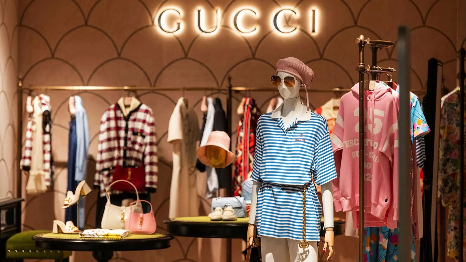 Gucci thử nghiệm chấp nhận thanh toán tiền mã hóa