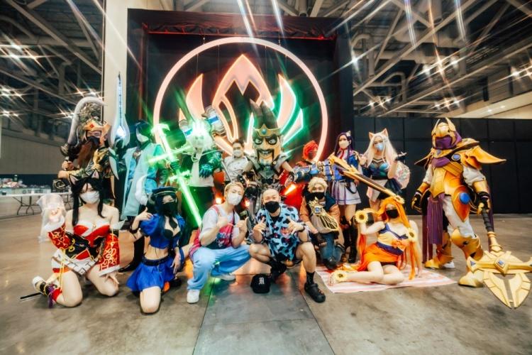 Dàn cosplayer khuấy đảo MSI 2022, có cả ‘nàng thơ’ của Jankos