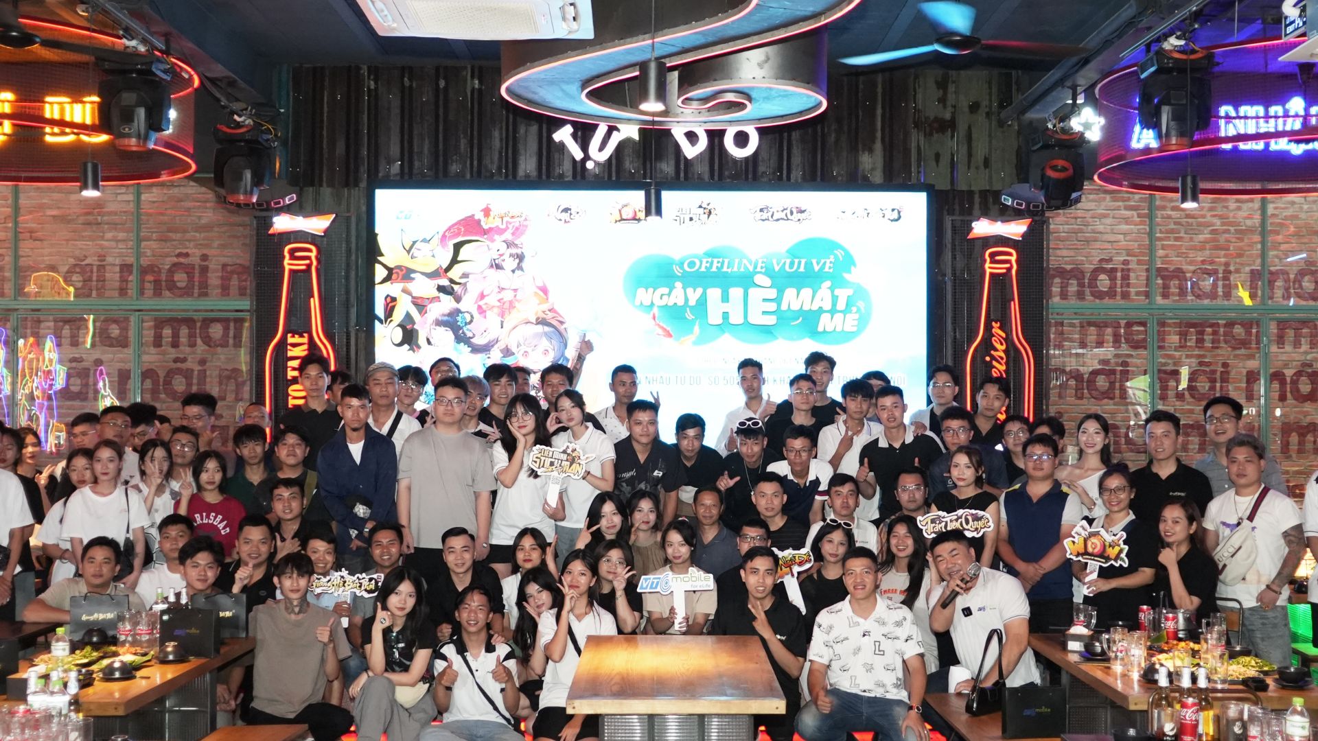 Đập tan cái nóng Hà Nội với Big Offline mùa hè 2024 của NPH VTC Mobile cùng gần 200 anh em game thủ phía Bắc.
