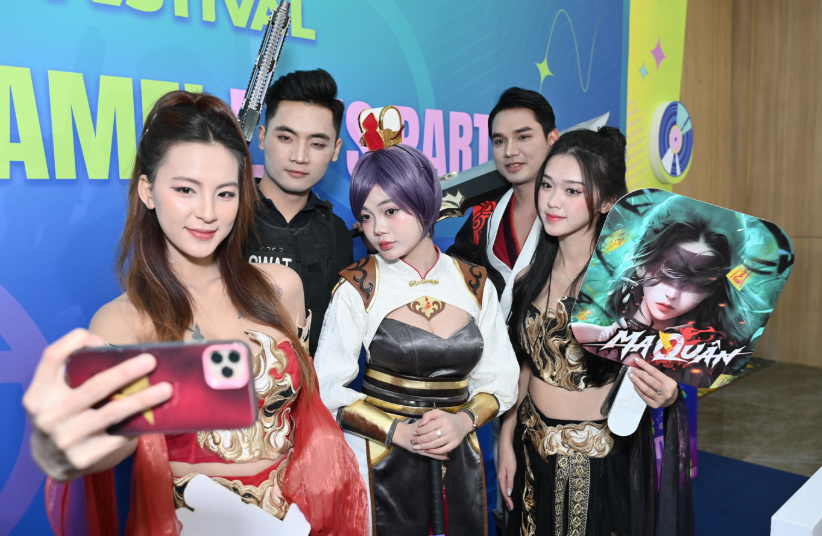 Bùng Nổ Visual Trai Xinh Gái Đẹp Tại Sự Kiện VTC Mobile Festival